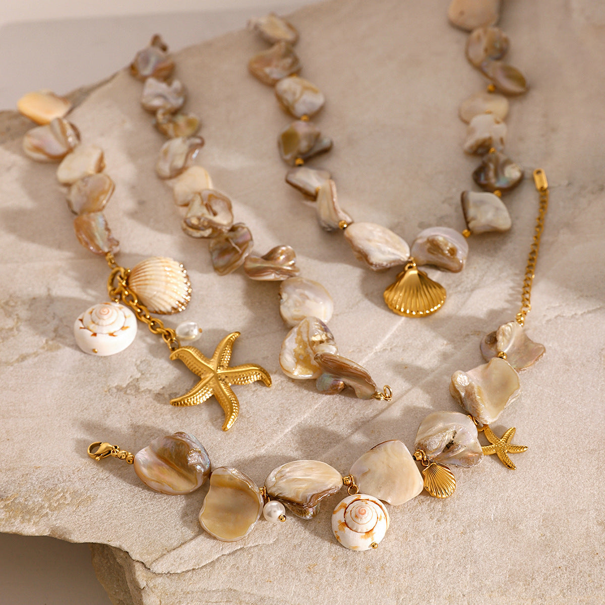 Handcraft Shell Pendent Necklaces for Women