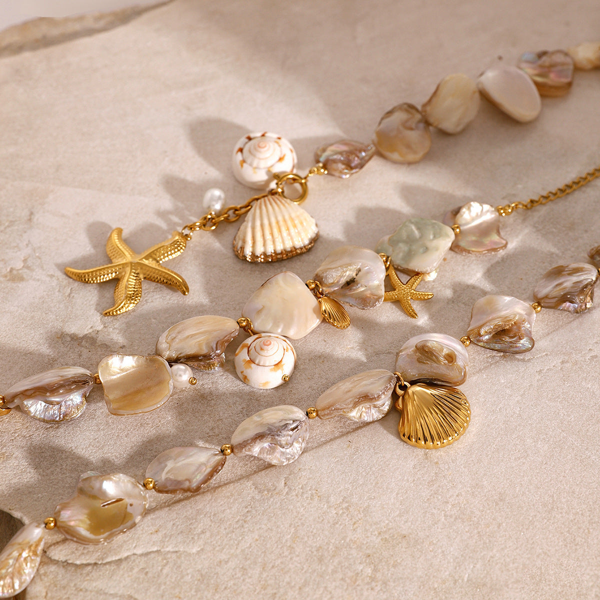 Handcraft Shell Pendent Necklaces for Women