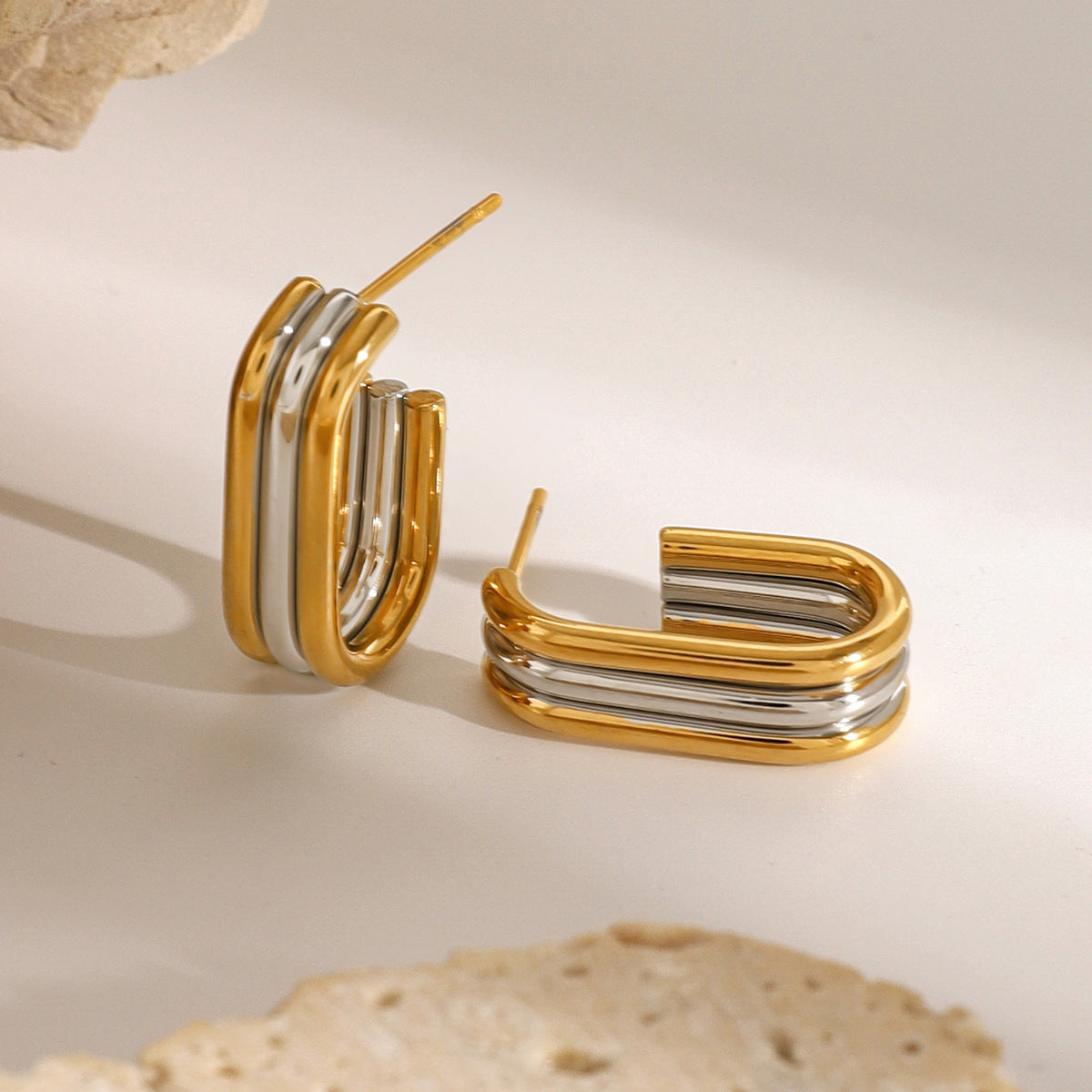 Womens Senior Fashion Hollow Earrings Stainless Steel Low Allergy Light Luxury Style All New Suitable For Woman Jewelry