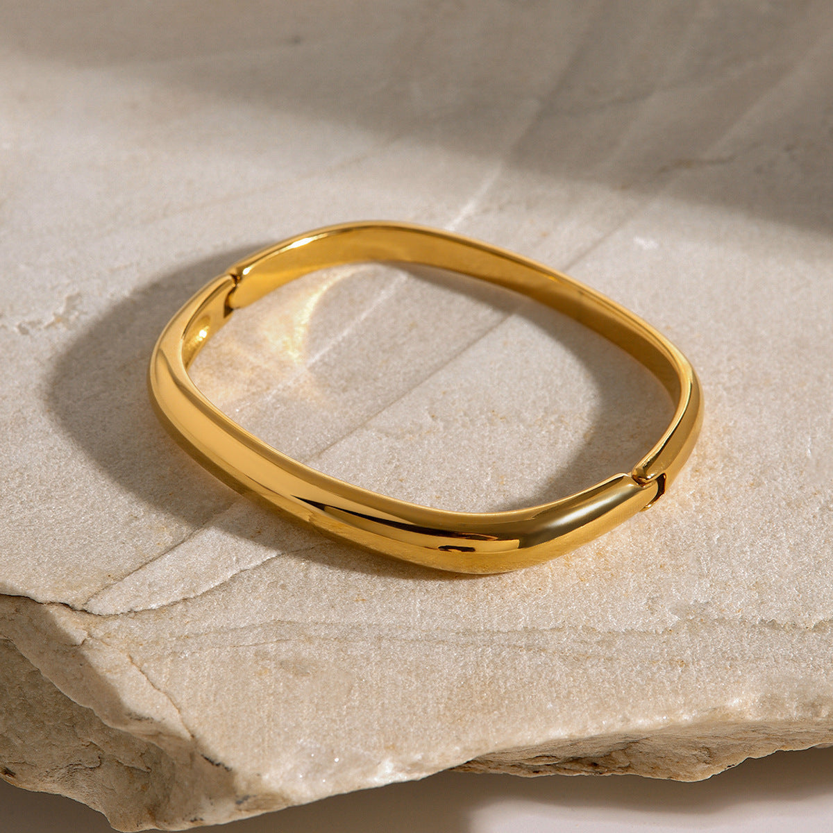 Teardrop Gold Cuff Bracelets for Women Adjustable 18K Gold Plated Chunky Open Cuff Bangle Bracelets Minimalist Thick Gold Wrist Cuff Bracelets