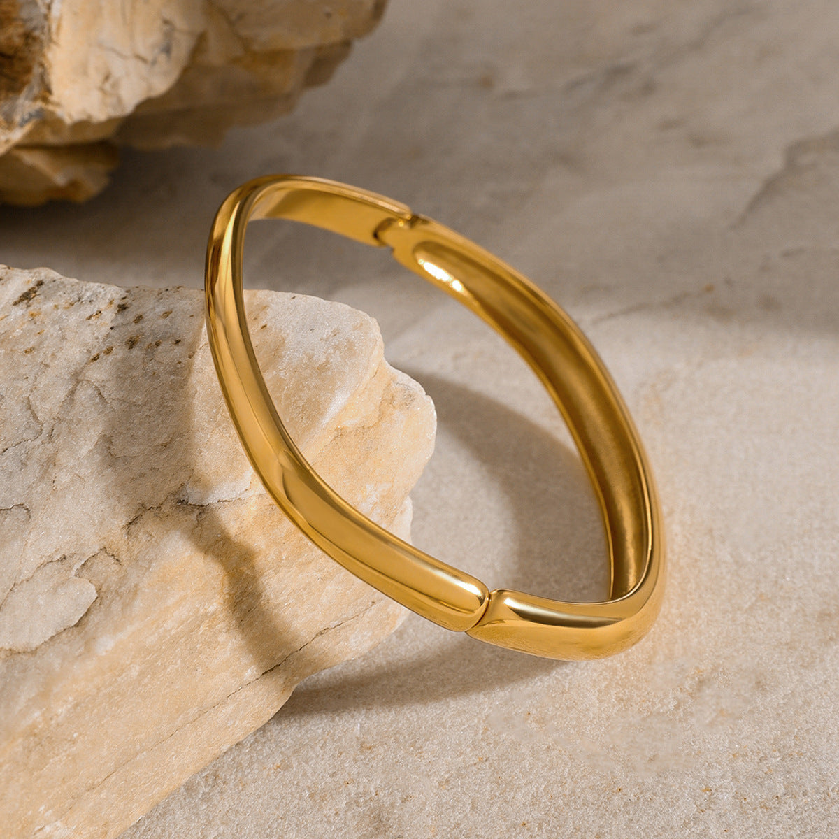 Teardrop Gold Cuff Bracelets for Women Adjustable 18K Gold Plated Chunky Open Cuff Bangle Bracelets Minimalist Thick Gold Wrist Cuff Bracelets